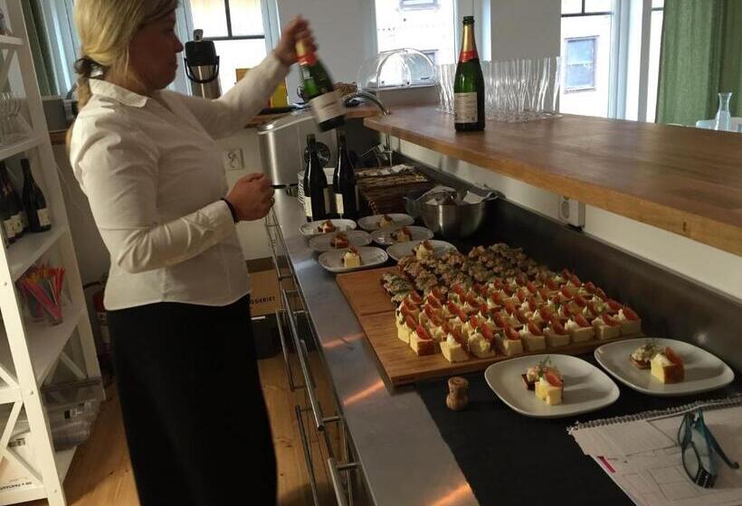 Stenholmens Gårdshotell