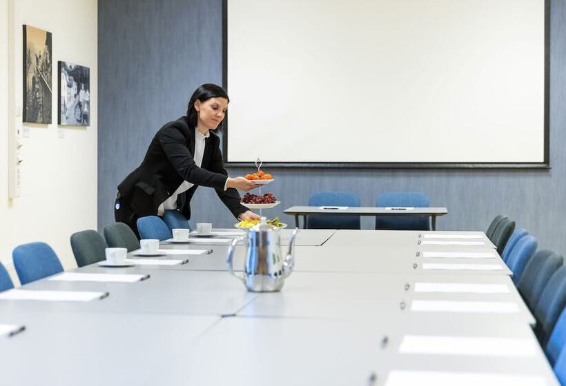 Valldal Fjordhotell   By Classic Norway Hotels