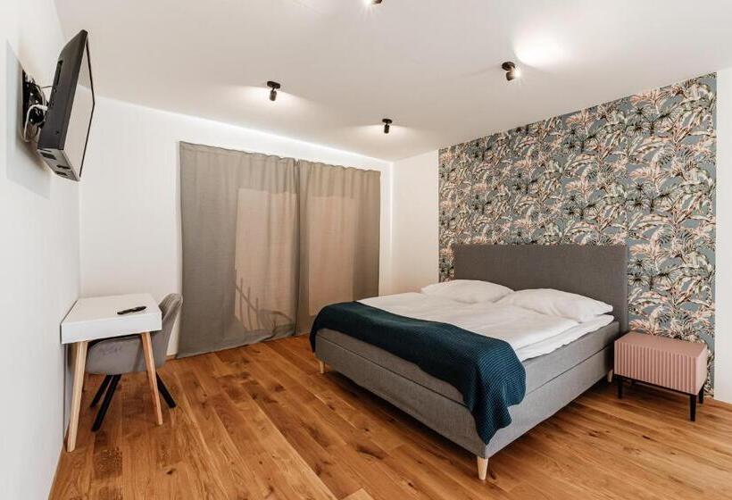 Vv Hotel & Apartments