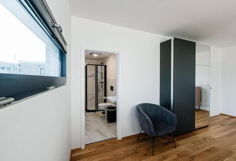 Vv Hotel & Apartments