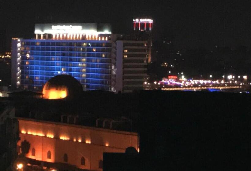 Wake Up! Cairo Hostel