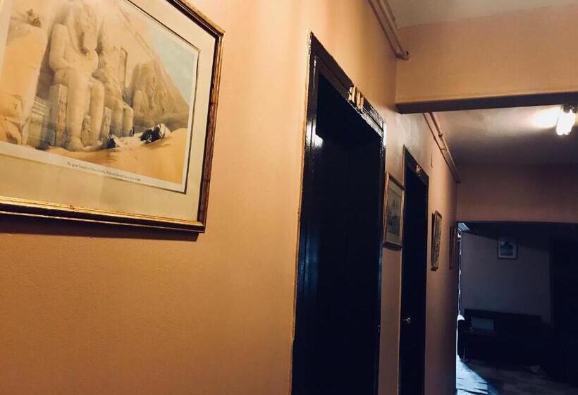 Wake Up! Cairo Hostel