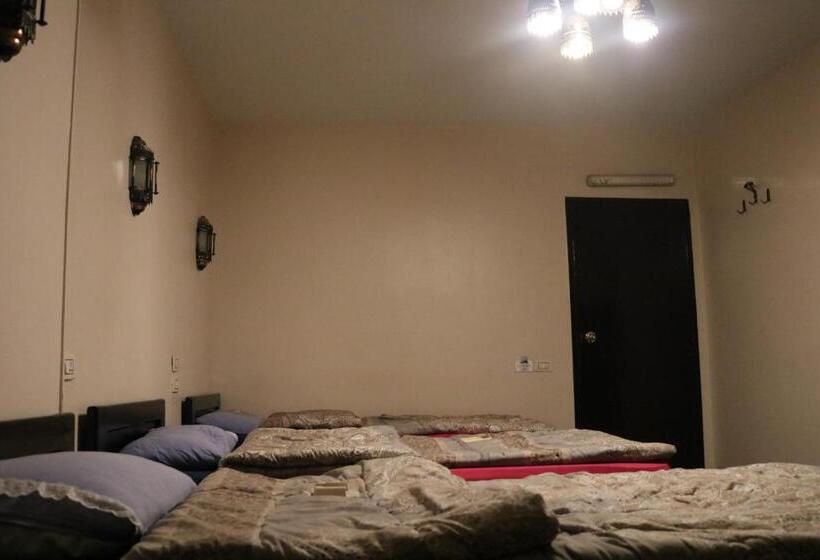 Wake Up! Cairo Hostel