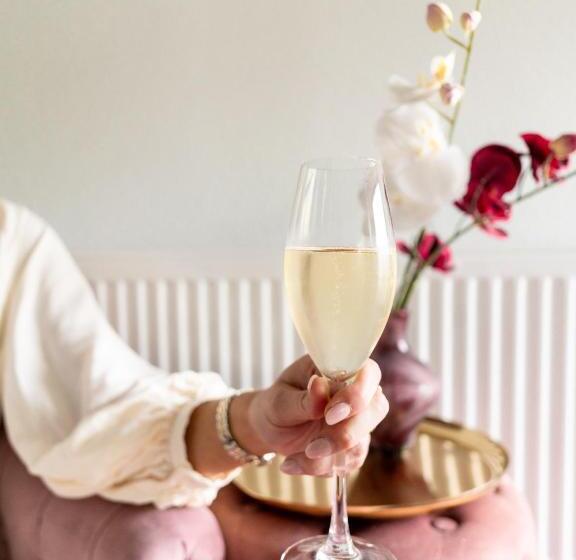 Wolf Hotel Kitchen & Bar