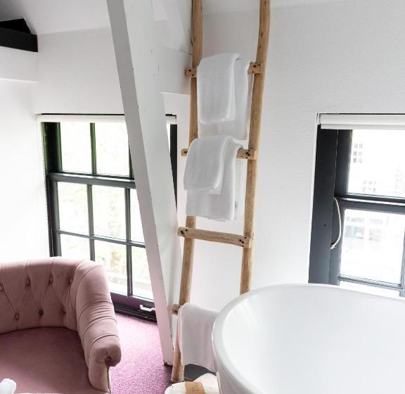 Wolf Hotel Kitchen & Bar