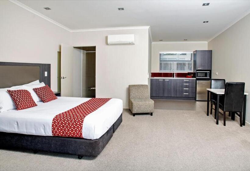 37 The Landing Motel