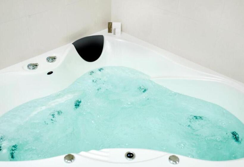 37 The Landing Motel