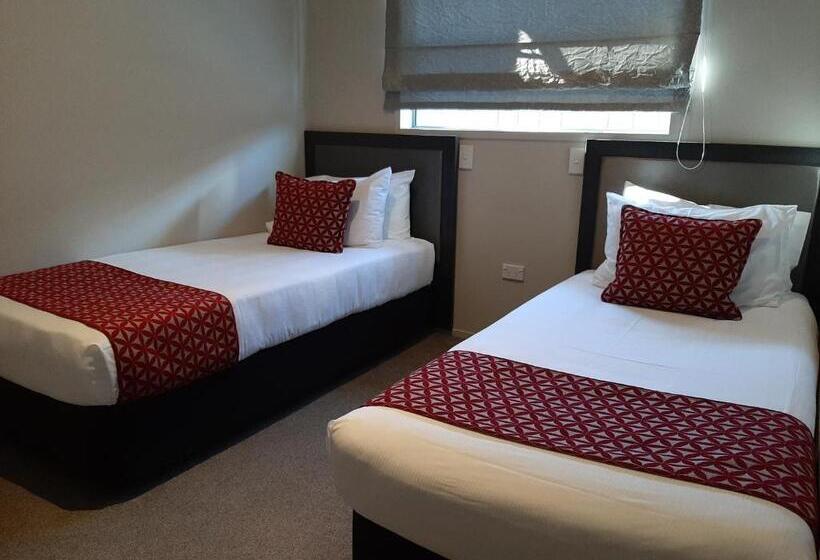 37 The Landing Motel