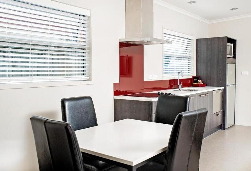 37 The Landing Motel