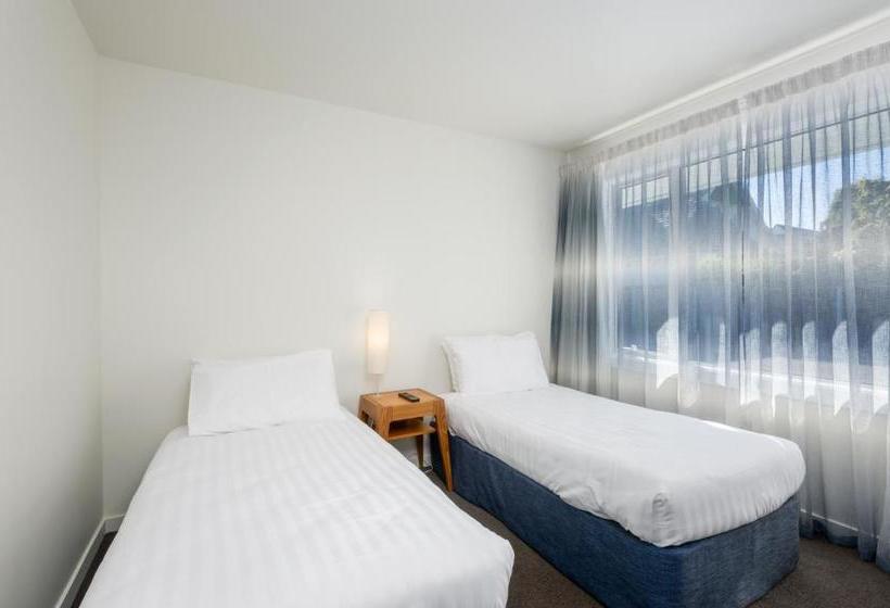 فندق على الطريق The Adelphi