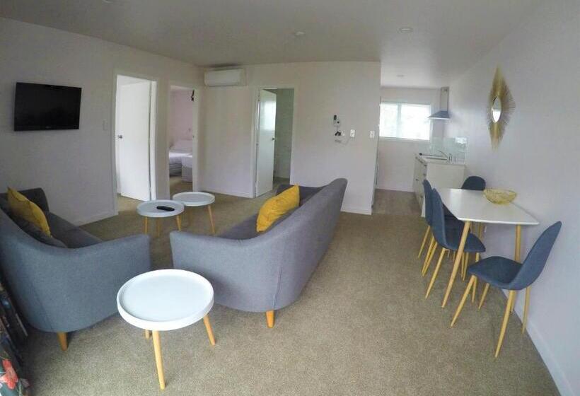 فندق على الطريق The Adelphi