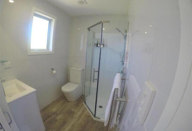 فندق على الطريق The Adelphi