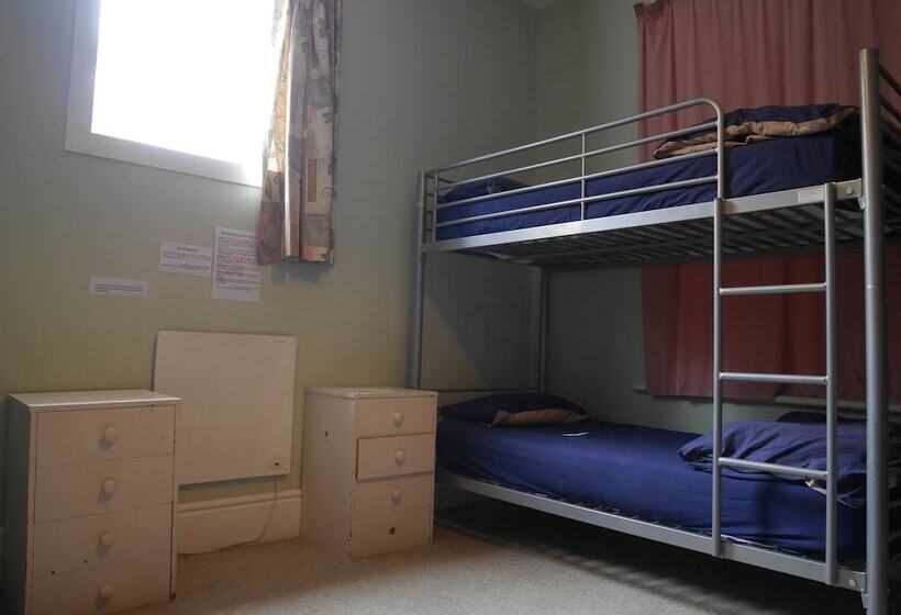 Общежитие Bon Accord Backpackers