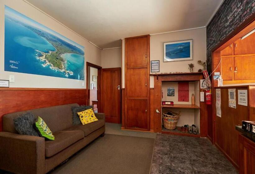 هاستل Dolphin Lodge