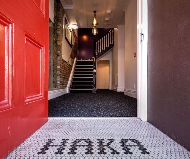 הוסטל Haka House Auckland K Road