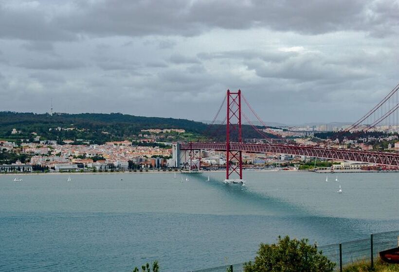 Общежитие Hi Almada  Pousada De Juventude