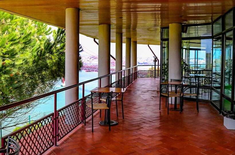 ユースホステル Hi Almada  Pousada De Juventude