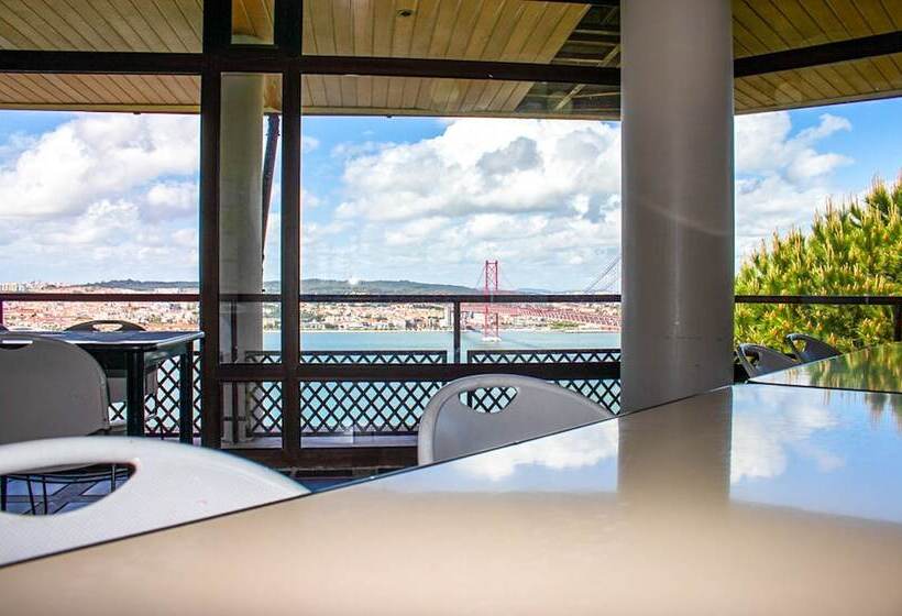 ユースホステル Hi Almada  Pousada De Juventude