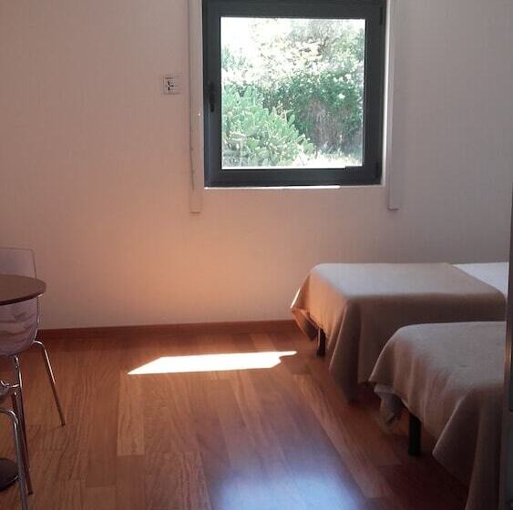 ユースホステル Hi Alvados   Pousada De Juventude