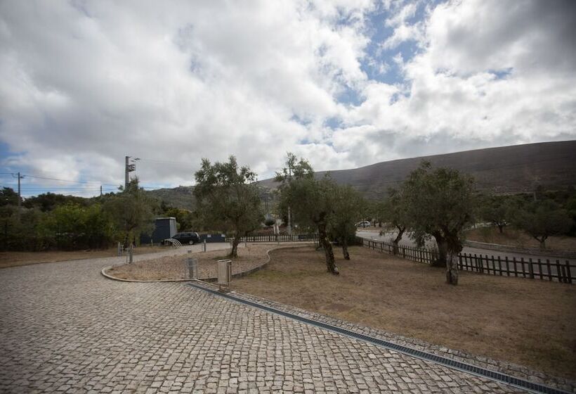 ユースホステル Hi Alvados   Pousada De Juventude