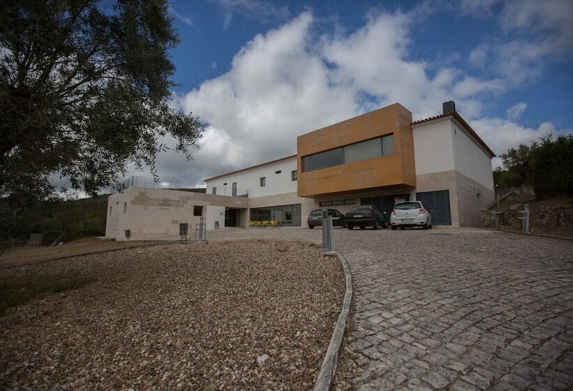 ユースホステル Hi Alvados   Pousada De Juventude