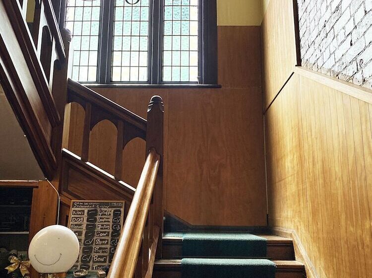 הוסטל Noah's Ark Backpackers