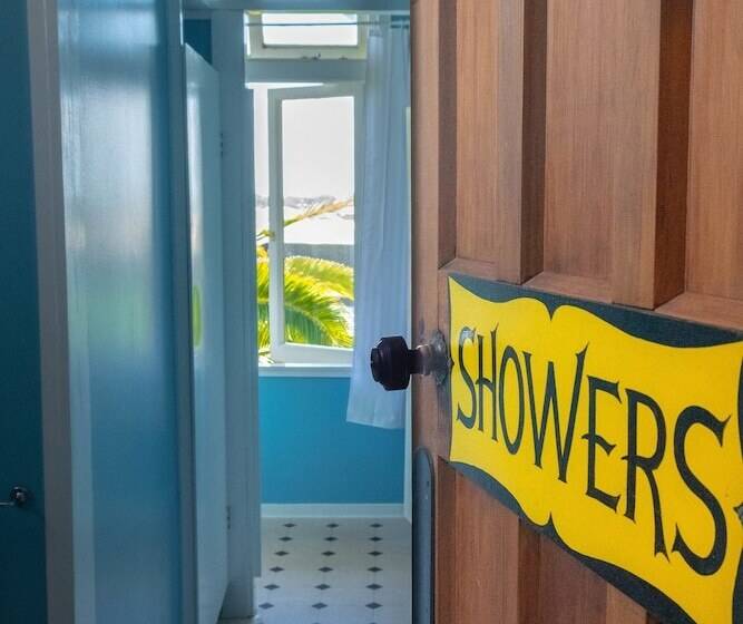 הוסטל Noah's Ark Backpackers