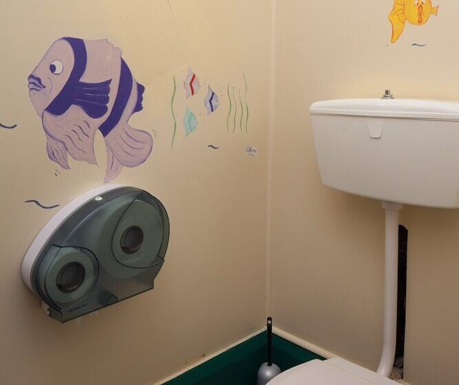 הוסטל Noah's Ark Backpackers