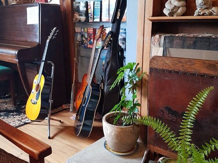 הוסטל Noah's Ark Backpackers