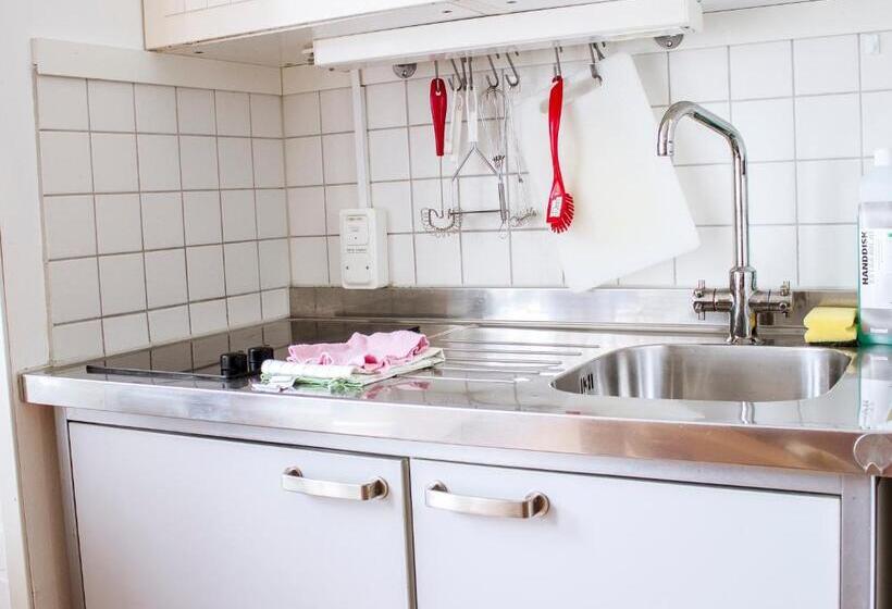 فندق صغير Nordiska Folkhogskolan Bed And Breakfast