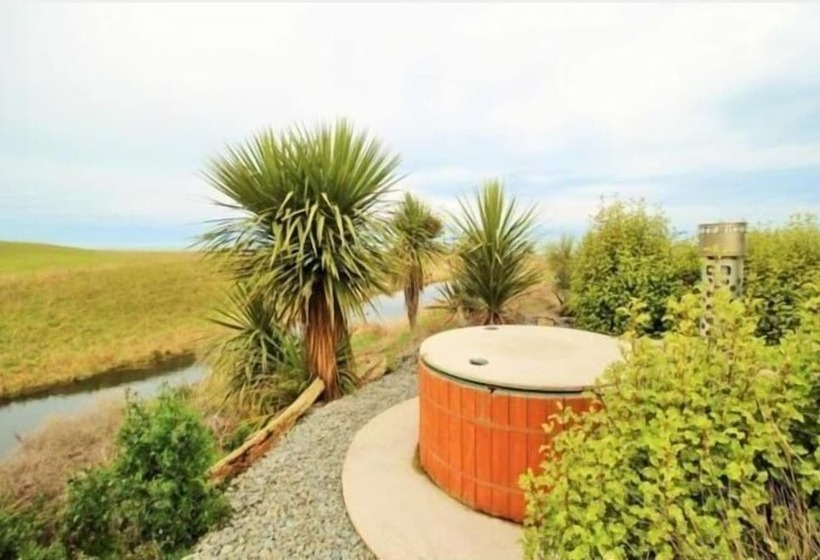 ユースホステル Old Bones Lodge