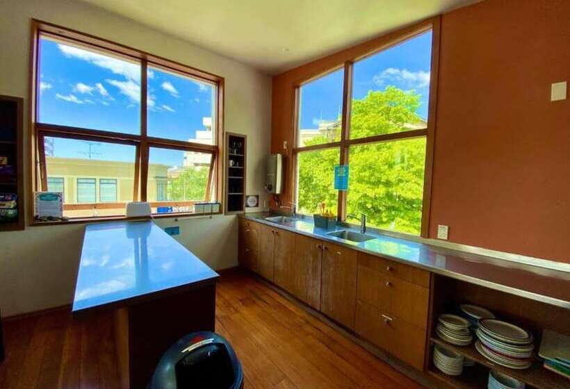 ユースホステル On Top Backpackers