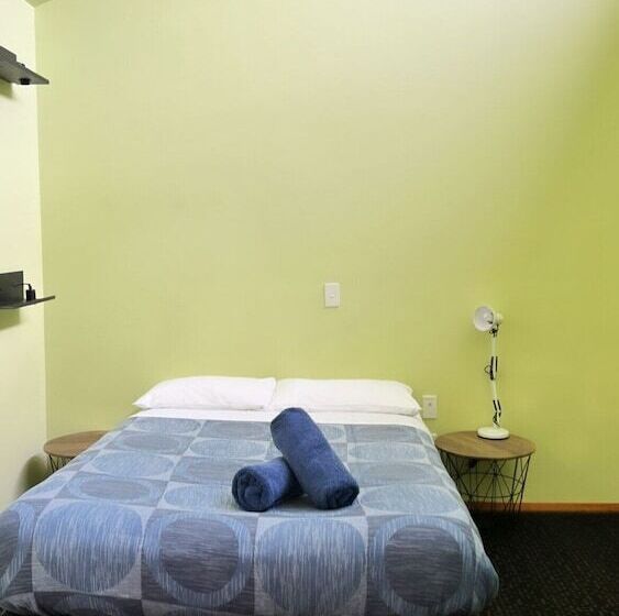 ユースホステル On Top Backpackers