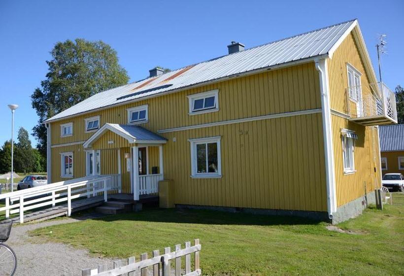 הוסטל Storstrand Kursgård