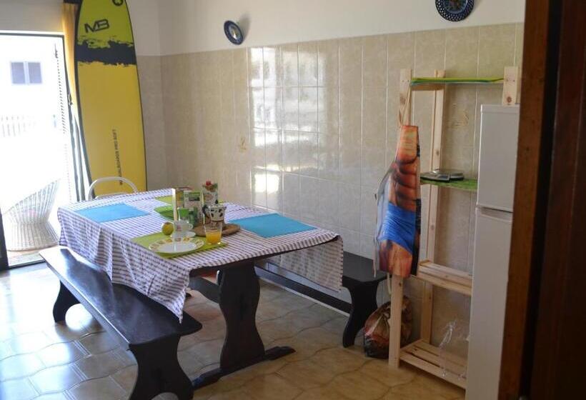 הוסטל Surf House Peniche
