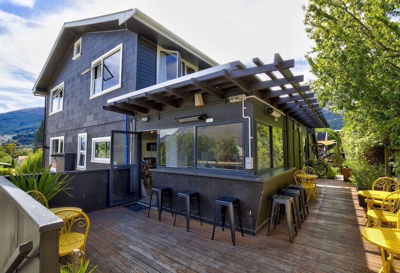 הוסטל The Black Sheep Backpackers