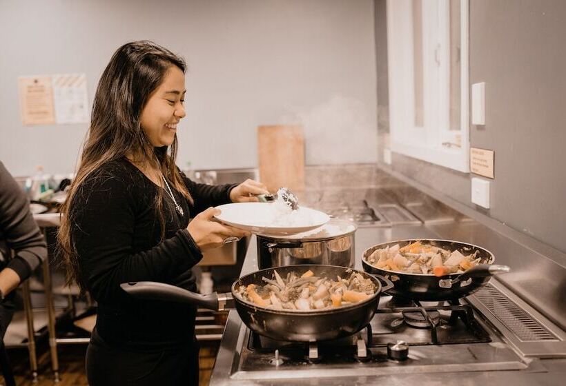 הוסטל The Black Sheep Backpackers