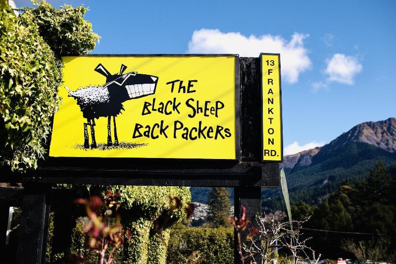 הוסטל The Black Sheep Backpackers