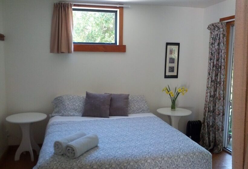 הוסטל The Innlet, Country Apartments And Cottages