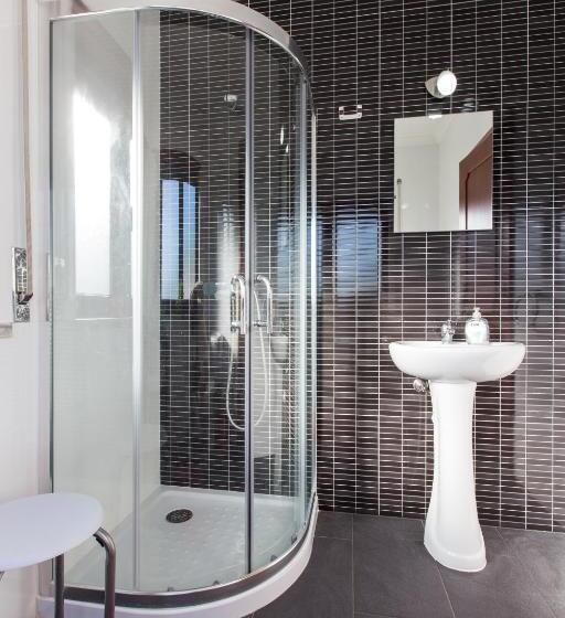 הוסטל West Side Guesthouse