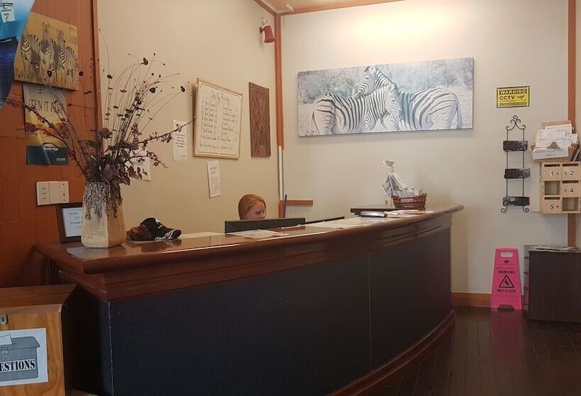 호스텔 Wild Zebra Backpackers