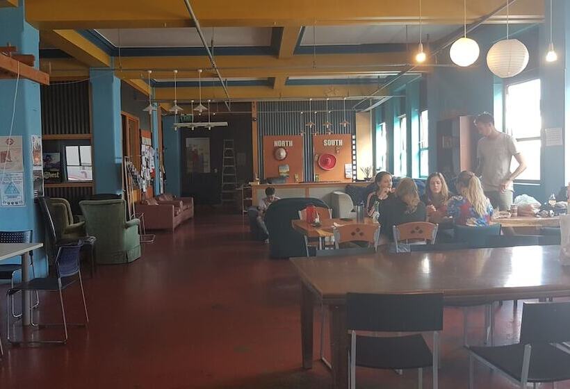 호스텔 Wild Zebra Backpackers