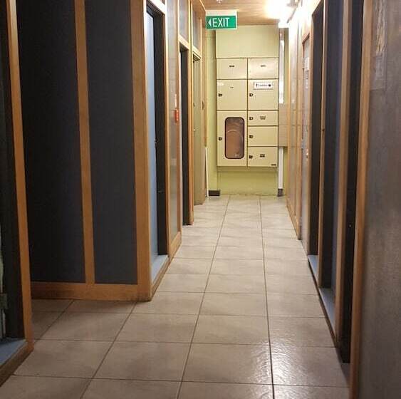 호스텔 Wild Zebra Backpackers