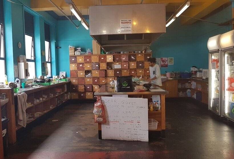 호스텔 Wild Zebra Backpackers