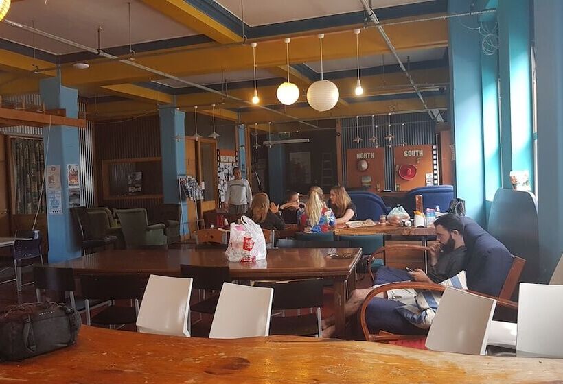 호스텔 Wild Zebra Backpackers