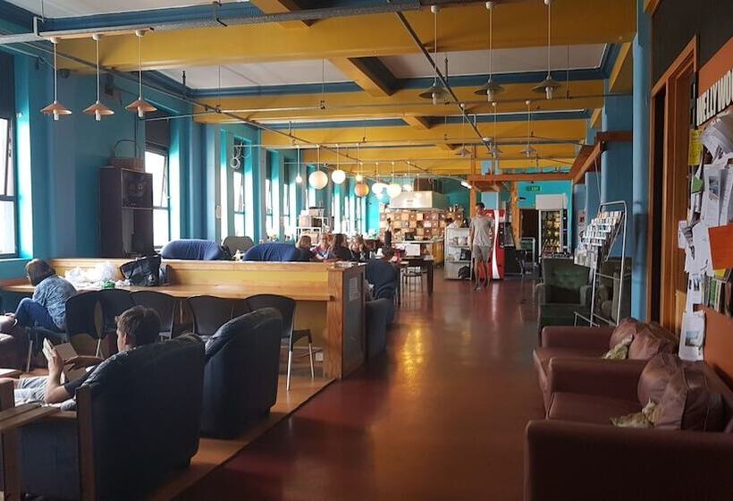 호스텔 Wild Zebra Backpackers