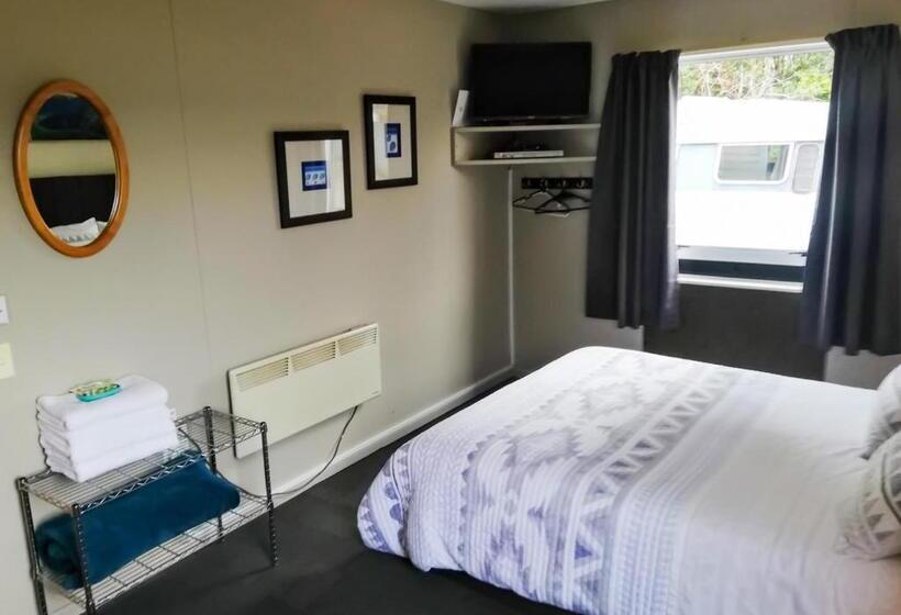 הוסטל Zula Lodge