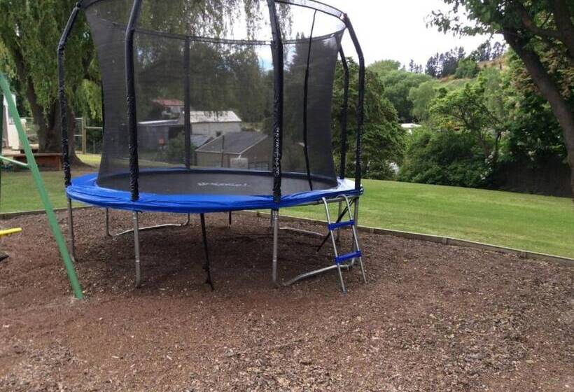 Alexandra Garden Court Motel