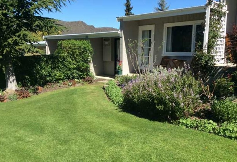 Alexandra Garden Court Motel