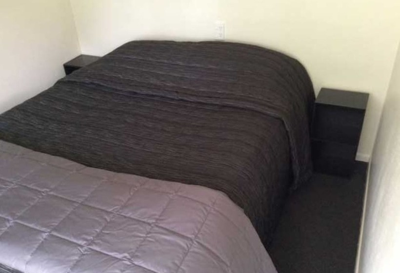 Alexandra Garden Court Motel